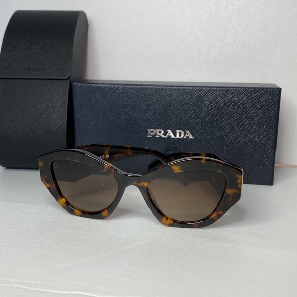 New-PRADA SPR07Y Cat Eye shape, crafted from premium Acetate. - Picture 3 of 15